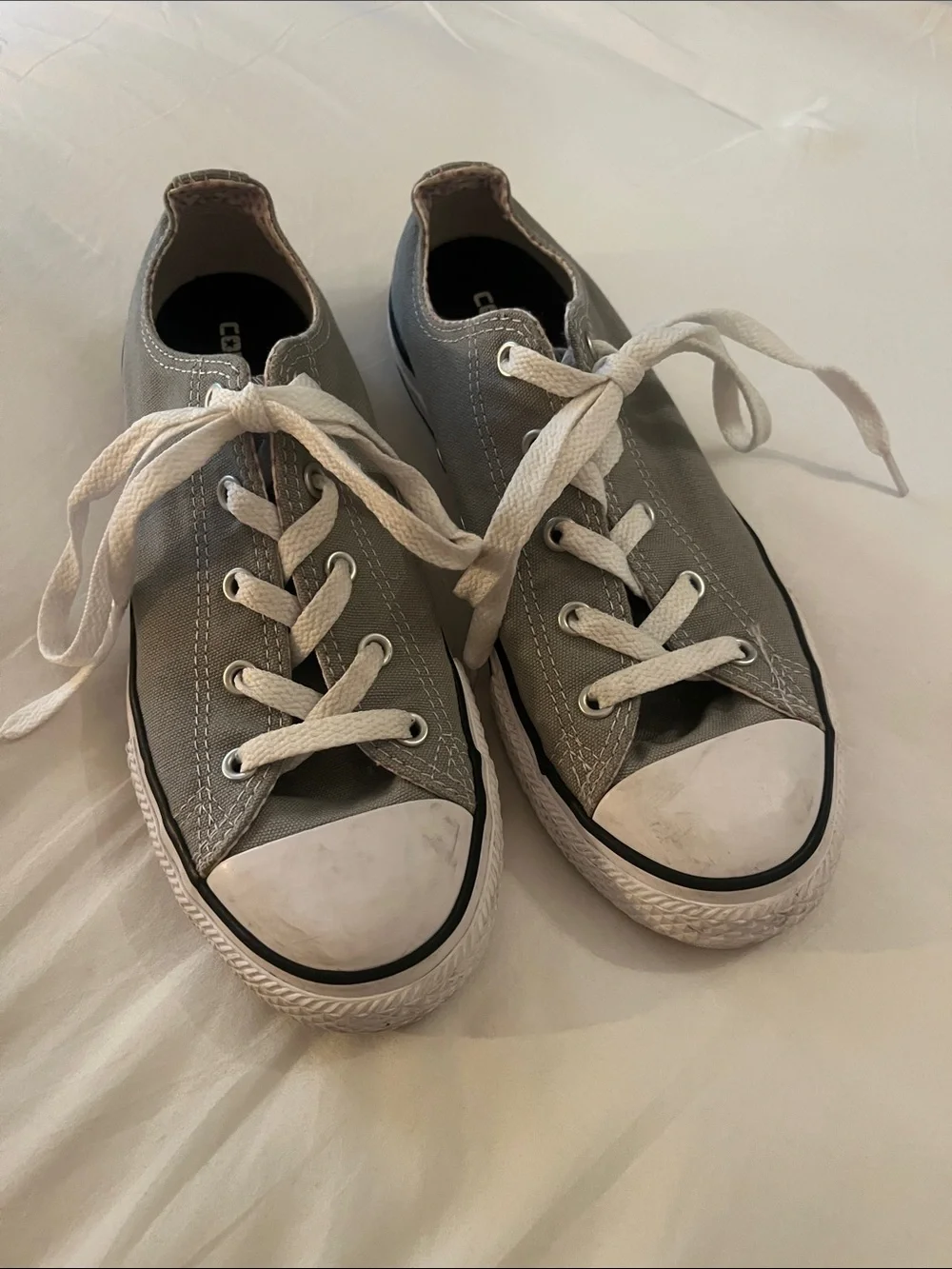 Converse Kids Low-Top Canvas Sneakers. Gray with white Accents. Size 3.5